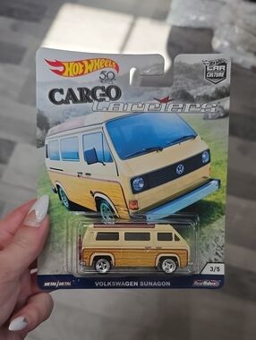 NWT, Hot Wheels • Volkswagen Sunagon Cargo Carriers